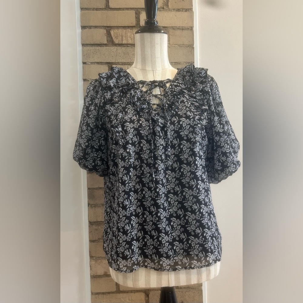 Beautiful Anne Taylor Loft Women's top / blouse Size XS